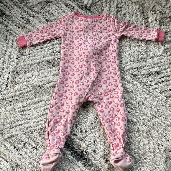Tucker + Tate Pink Cheetah Leopard Footed Sleeper pajamas - Picture 3 of 3
